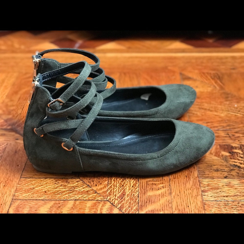 Hunter green women’s casual to dressy flats.
